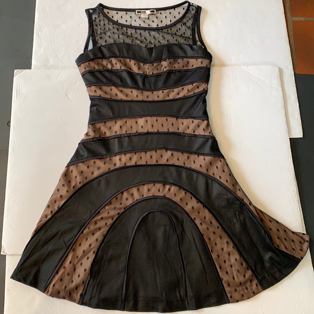 Nikibiki Medium Sleeveless Contour MIDI